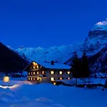 Garni Hostatt Hotel 3*