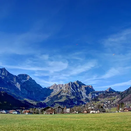 Garni Hostatt Енгельберг