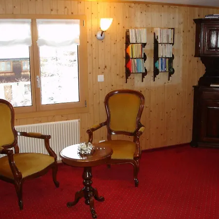 Hotel Garni Hostatt 3*